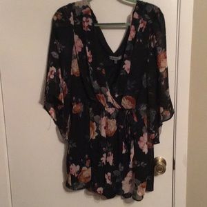 Baileyblue Black/flower romper. Size Large.